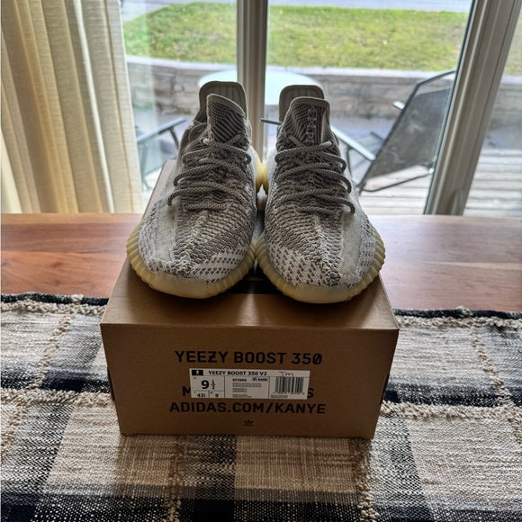 Adidas Yeezy 350 V2 “Static” - Picture 4 of 6